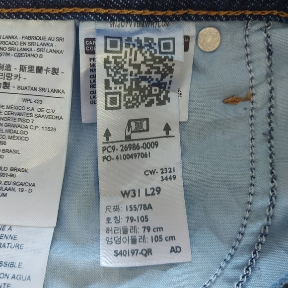 Levi's HIGH WAISTED MOM WOMEN'S JEANS SIZE 31 - Picture 8 of 9